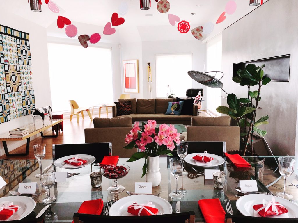 Decorating a Living Room for Valentine's Day with Streamers