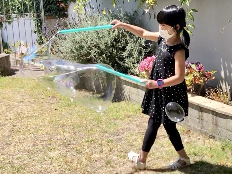 A good solution for giant bubbles will entertain kids