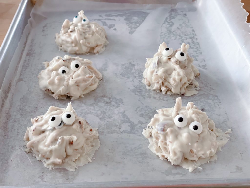 These Halloween treats are simple to make with just four ingredients and in 15 minutes.
