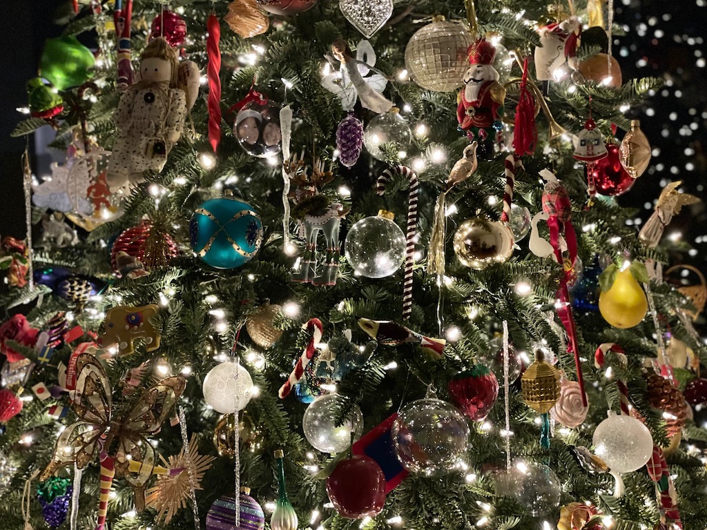 Decorated Christmas tree.