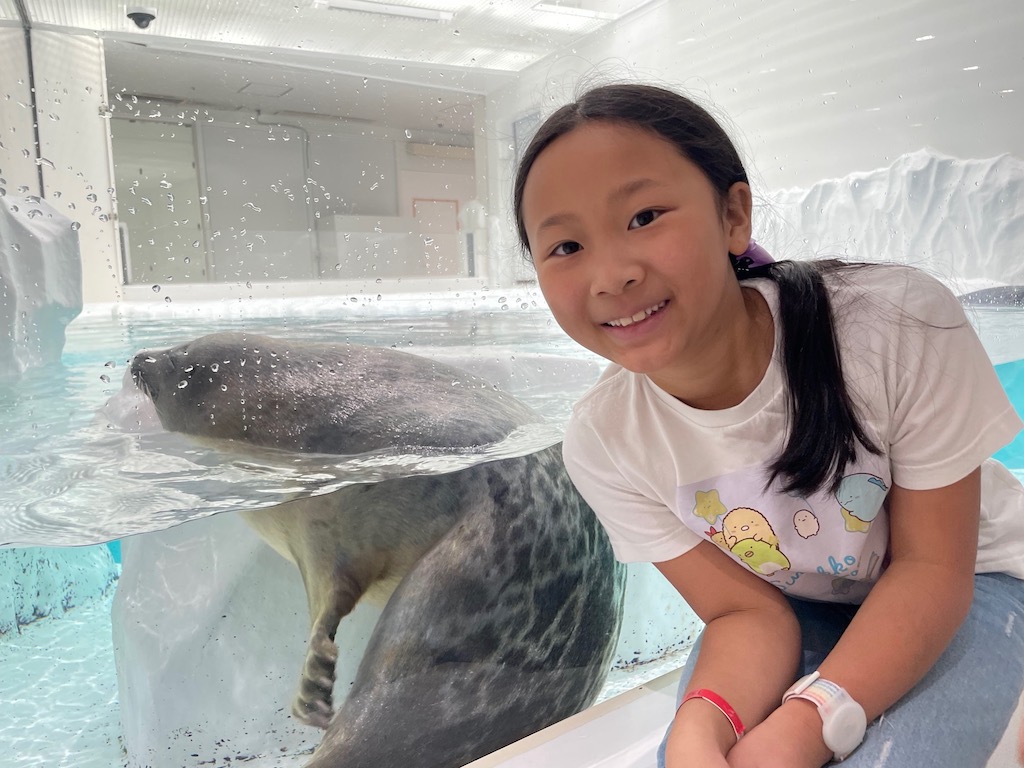 Child at an aquarium in Osaka, Japan.