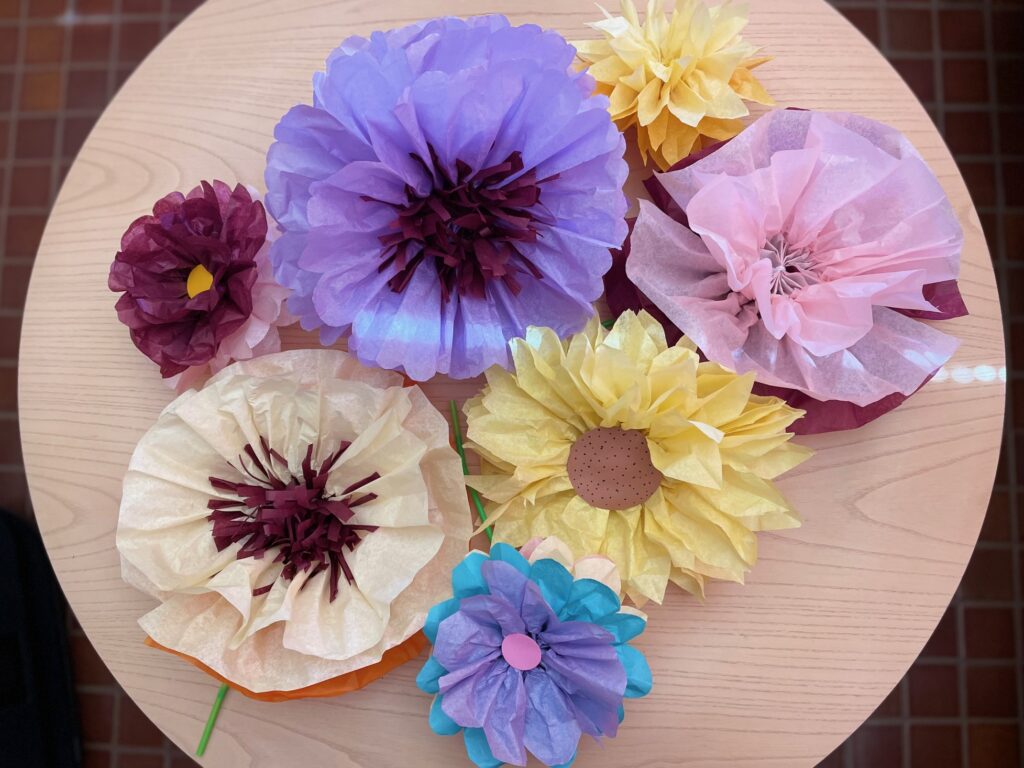 Make Mexican paper flowers to banish winter doldrums. Flowers are in a variety of sizes and colors.